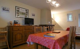 Gîte Trizay-Coutretot-Saint-Serge, 4 pièces, 5 personnes - FR-1-581-67